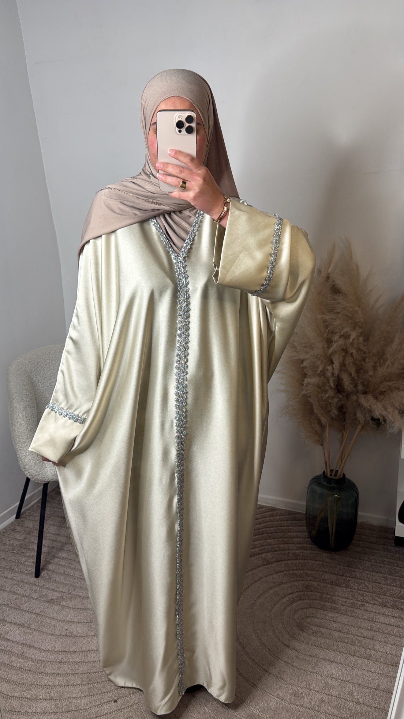 Abaya Lina